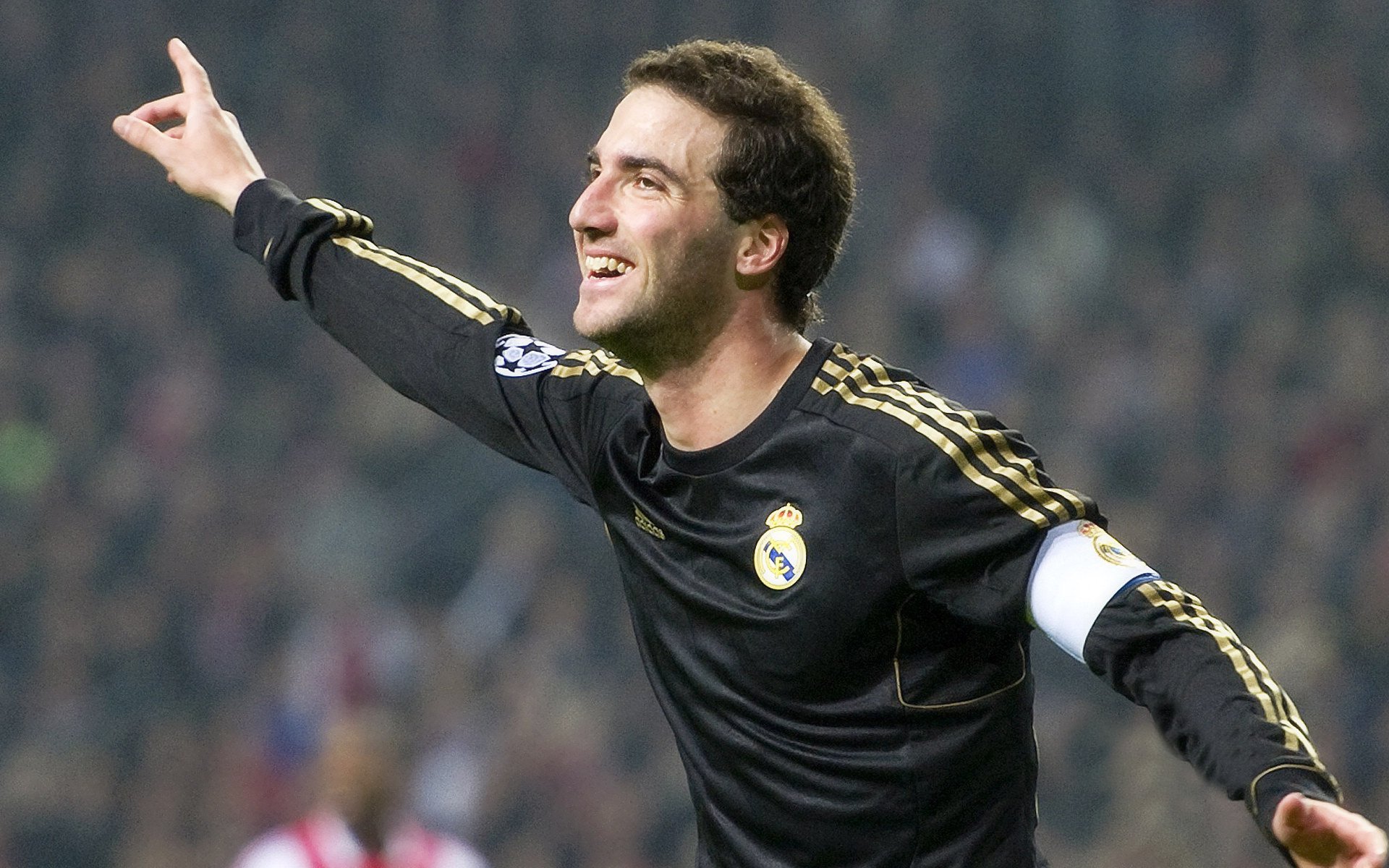 梅州半场0-2落后!若梅州输球+明日海牛击败武汉将提前1轮保级!